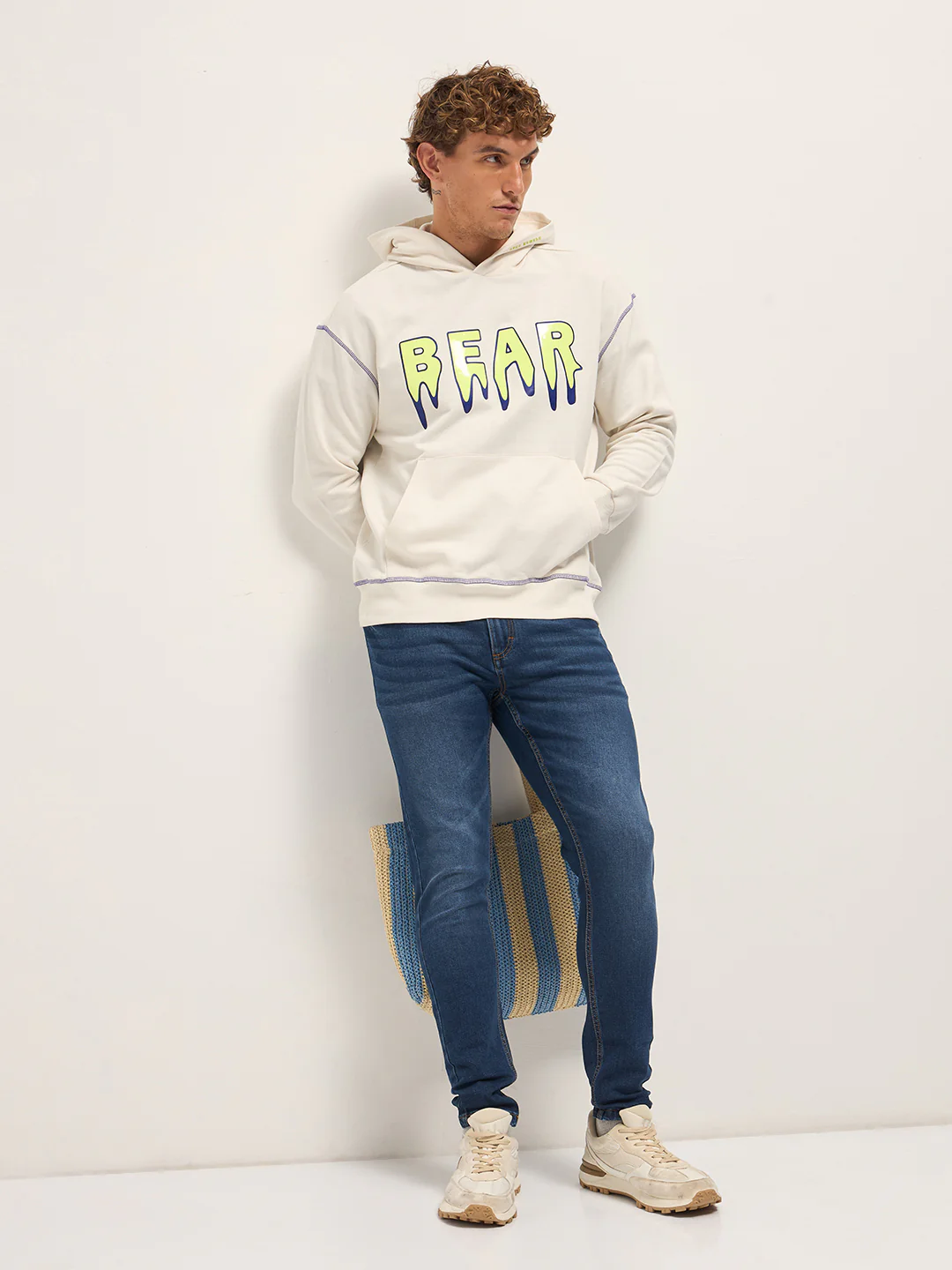NEON - Image 4